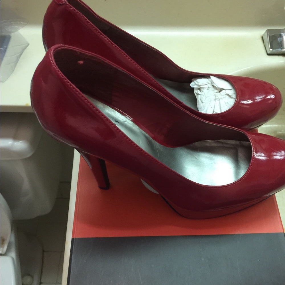 Red Pumps